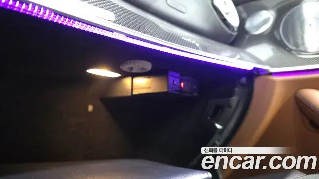 Mercedes-Benz E-Class 2019 — ფოტო 16/33