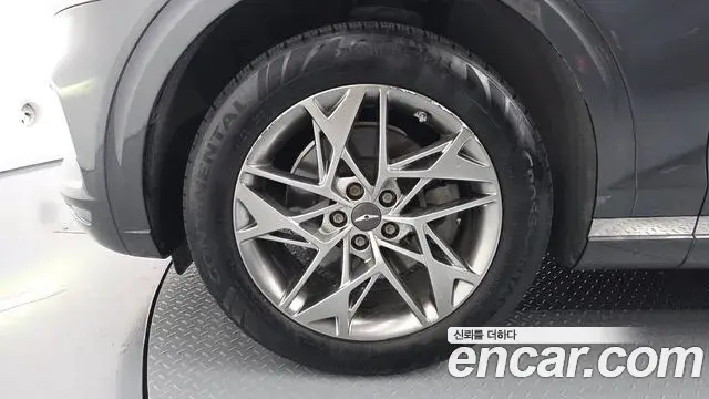 Genesis GV70 2022 — ფოტო 15/20
