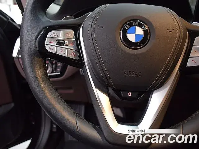 BMW 5 Series 2022 — Photo 19/20