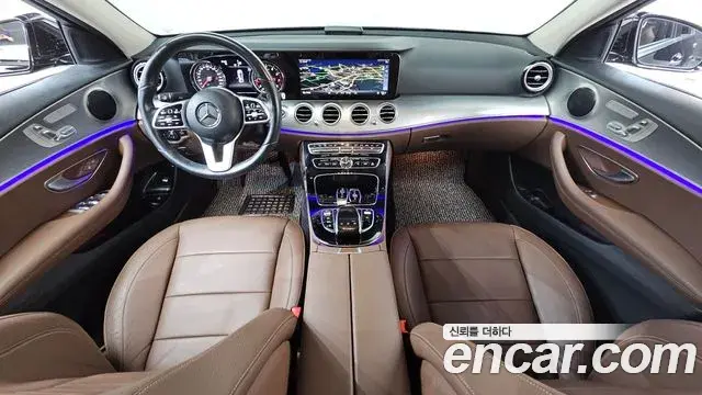 Mercedes-Benz E-Class 2019 — Фото 7/20
