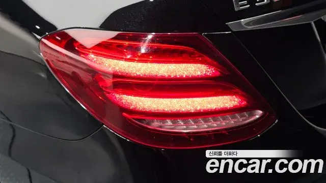 Mercedes-Benz E-Class 2019 — Şəkil 7/30