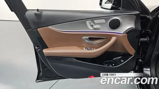 Mercedes-Benz E-Class 2019 — Şəkil 8/30