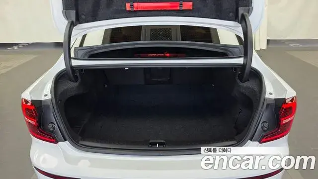 Volvo S60 2021 — Şəkil 33/33