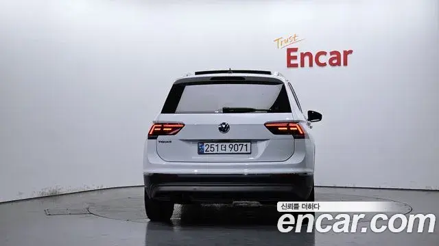 Volkswagen Tiguan 2020 — Photo 2/30