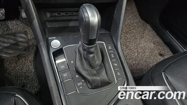 Volkswagen Tiguan 2020 — Photo 27/30