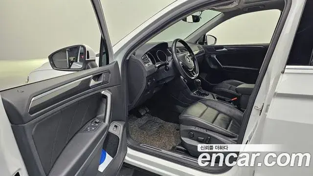 Volkswagen Tiguan 2020 — Photo 12/30