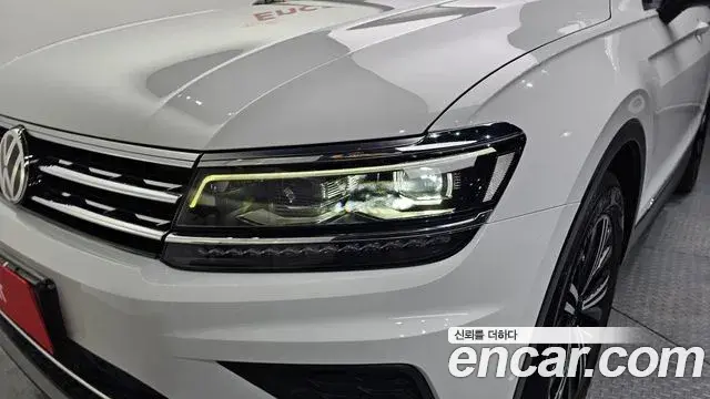 Volkswagen Tiguan 2020 — Photo 24/30