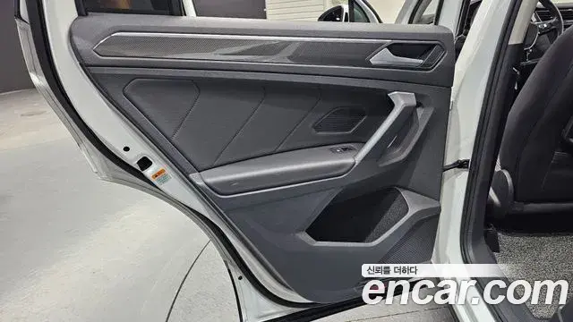 Volkswagen Tiguan 2020 — Photo 9/30