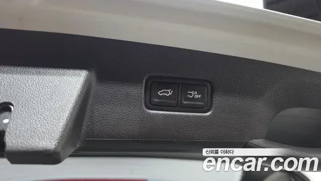 Kia Carnival 2023 — ფოტო 12/34