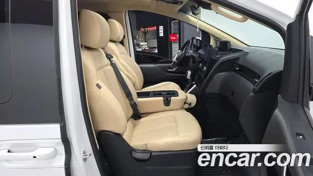 Hyundai Staria 2021 — Фото 11/20