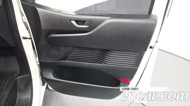 Hyundai Staria 2021 — ფოტო 24/31