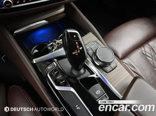 BMW 5 Series 2019 — Photo 11/20
