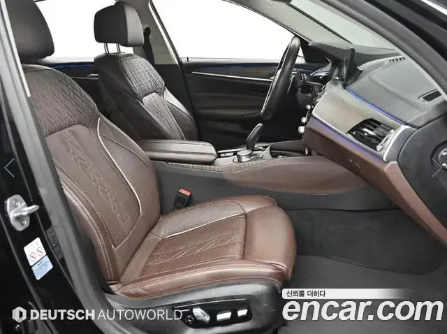 BMW 5 Series 2019 — Photo 9/20