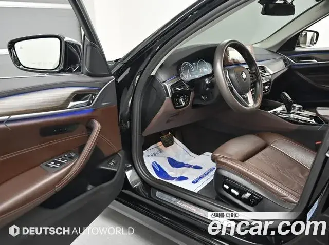 BMW 5 Series 2019 — Photo 17/20