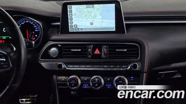Genesis G70 2018 — ფოტო 29/30