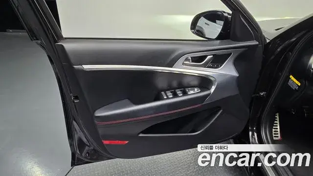 Genesis G70 2018 — ფოტო 18/30