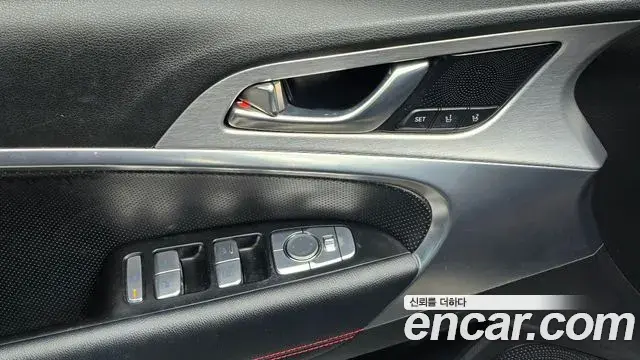 Genesis G70 2018 — ფოტო 6/30