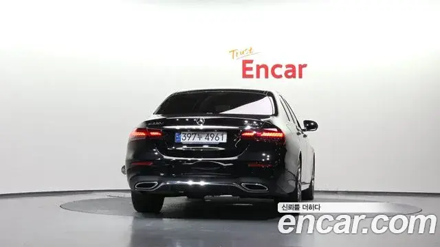 Mercedes-Benz E-Class 2021 — Şəkil 11/33