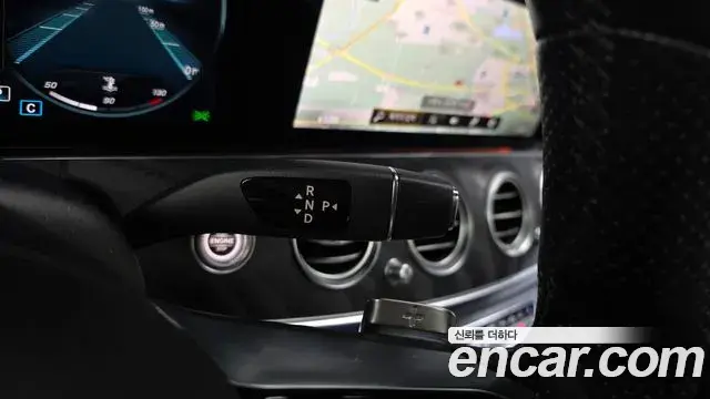 Mercedes-Benz E-Class 2021 — Şəkil 19/33
