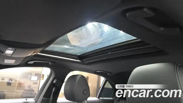 Mercedes-Benz E-Class 2021 — Şəkil 30/33