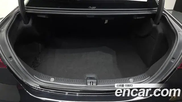 Mercedes-Benz E-Class 2021 — Şəkil 23/33