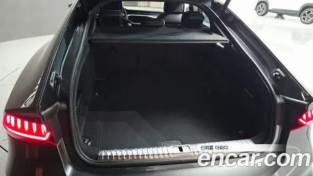 Audi A7 2020 — Photo 19/33