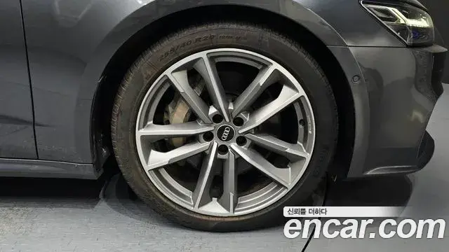 Audi A7 2020 — Photo 14/33