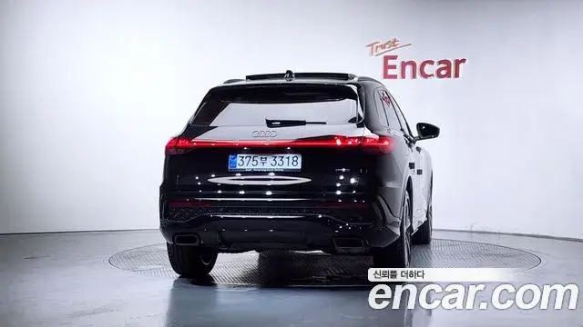Audi Q5 2025 — Фото 4/20