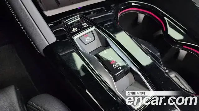 Audi Q5 2025 — Фото 9/20