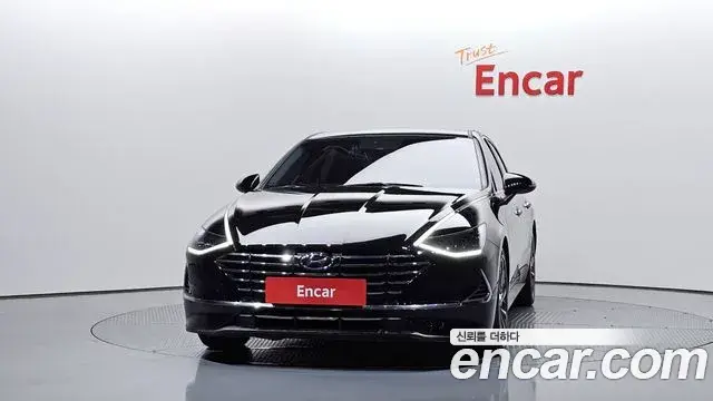 Hyundai Sonata Hybrid 2021 — Photo 2/20