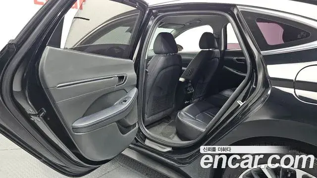 Hyundai Sonata Hybrid 2021 — Photo 7/20