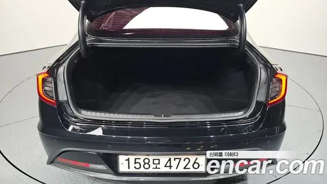Hyundai Sonata Hybrid 2021 — Photo 12/20