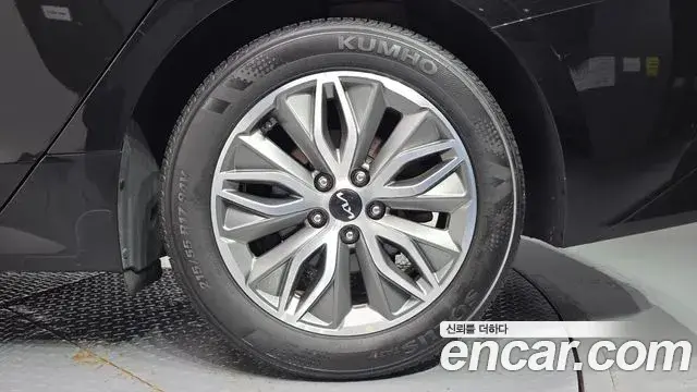 Kia K5 2023 — Şəkil 3/30