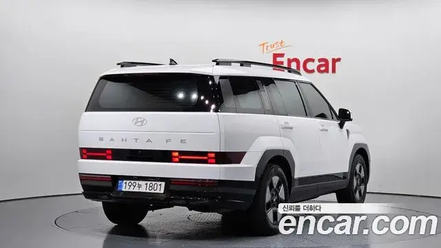 Hyundai Santa Fe 2024 — Photo 9/33