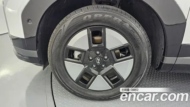 Hyundai Santa Fe 2024 — Photo 25/33