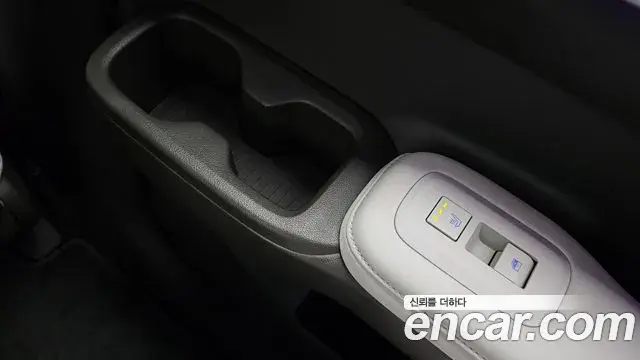 Hyundai Santa Fe 2024 — Photo 19/33