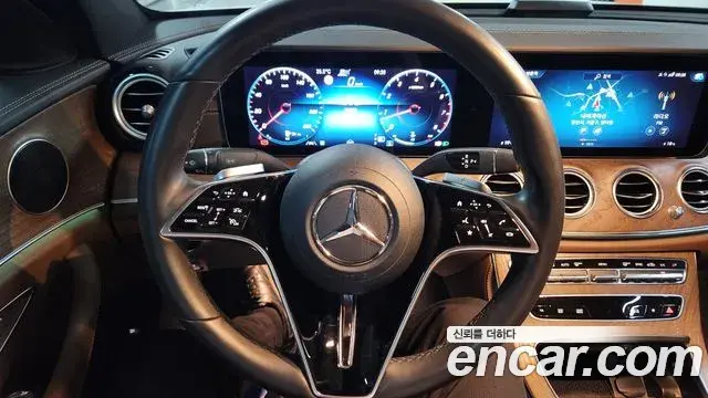 Mercedes-Benz E-Class 2022 — Фото 5/20