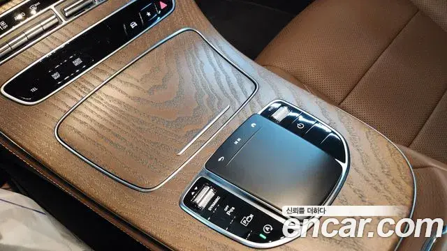 Mercedes-Benz E-Class 2022 — Фото 6/20