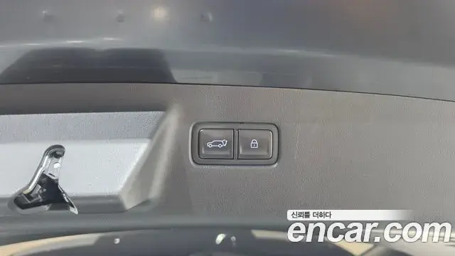 Hyundai Santa Fe 2024 — Photo 8/33