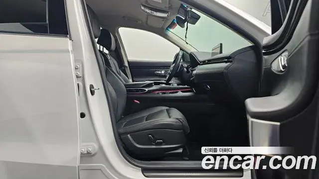 Genesis GV70 2022 — ფოტო 12/35