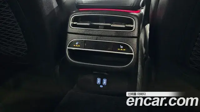 Genesis GV70 2022 — ფოტო 30/35