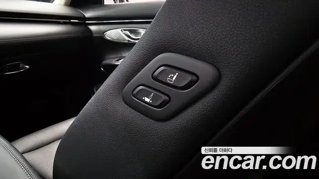 Genesis GV70 2022 — ფოტო 27/35