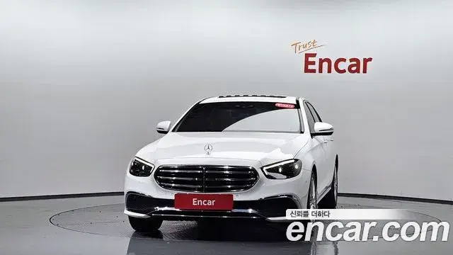 Mercedes-Benz E-Class 2021 — Фото 3/20