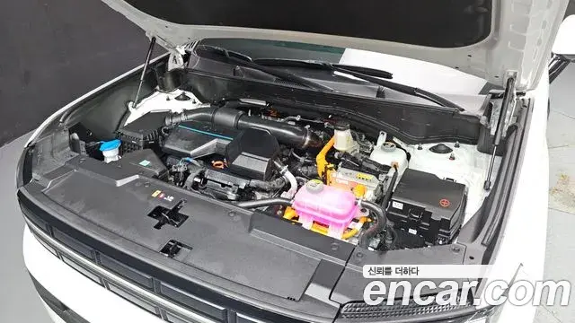 Hyundai Santa Fe 2025 — Фото 6/20