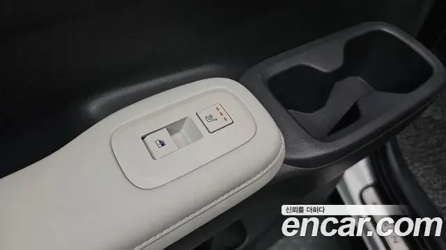 Hyundai Santa Fe 2025 — Şəkil 25/31
