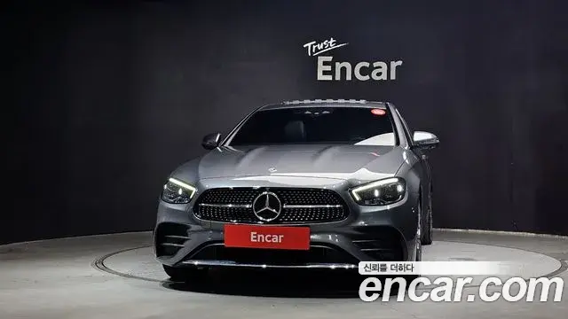 Mercedes-Benz E-Class 2022 — Photo 3/31