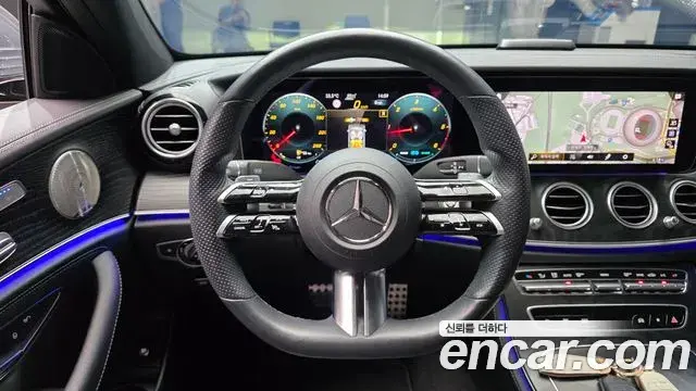 Mercedes-Benz E-Class 2022 — Photo 11/31