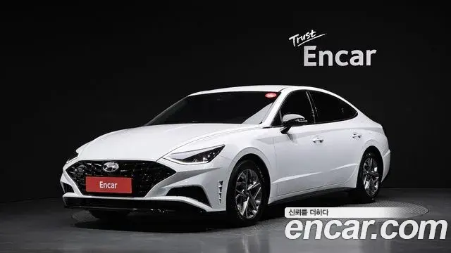 Hyundai Sonata Hybrid 2021 — Photo 21/30