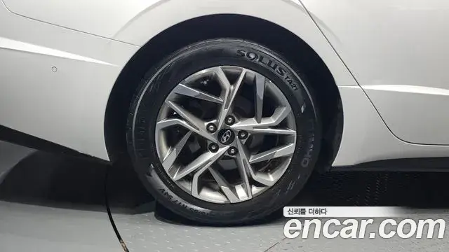 Hyundai Sonata Hybrid 2021 — Photo 6/30
