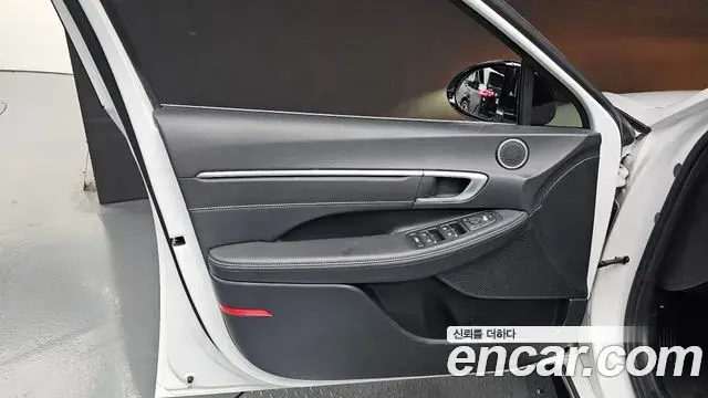 Hyundai Sonata Hybrid 2021 — Photo 30/30